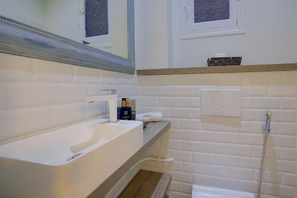 Luxury In Center Of * Nice