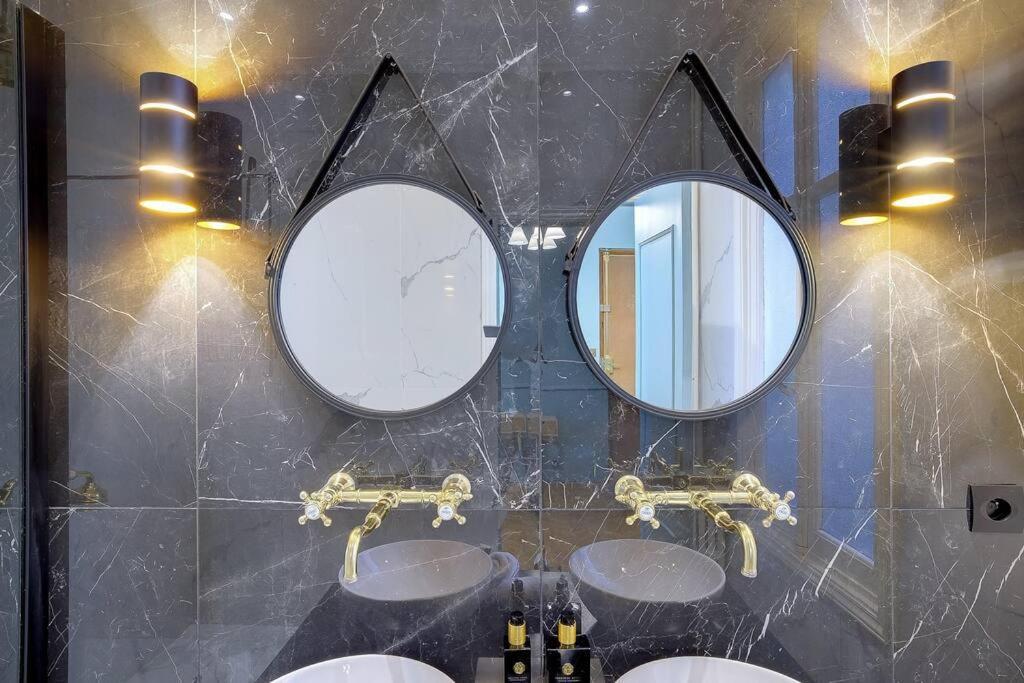 Luxury In Center Of * Nice