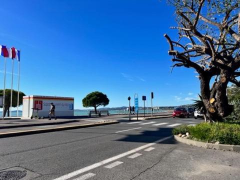 Apartment En Bord De Avec Piscine - Jusqu'a 6 Personnes Nice