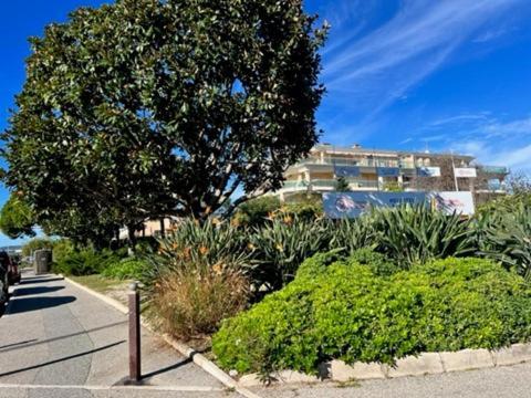 En Bord De Avec Piscine - Jusqu'a 6 Personnes Apartment Nice