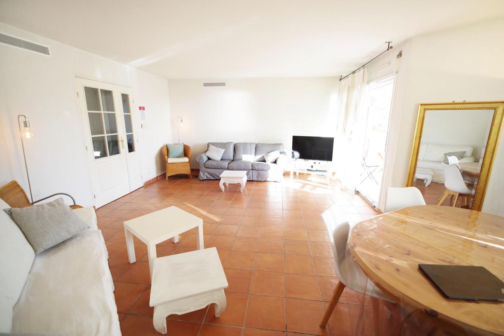 Domes Seaside Piscine, Free Parking, Airport Tramway
