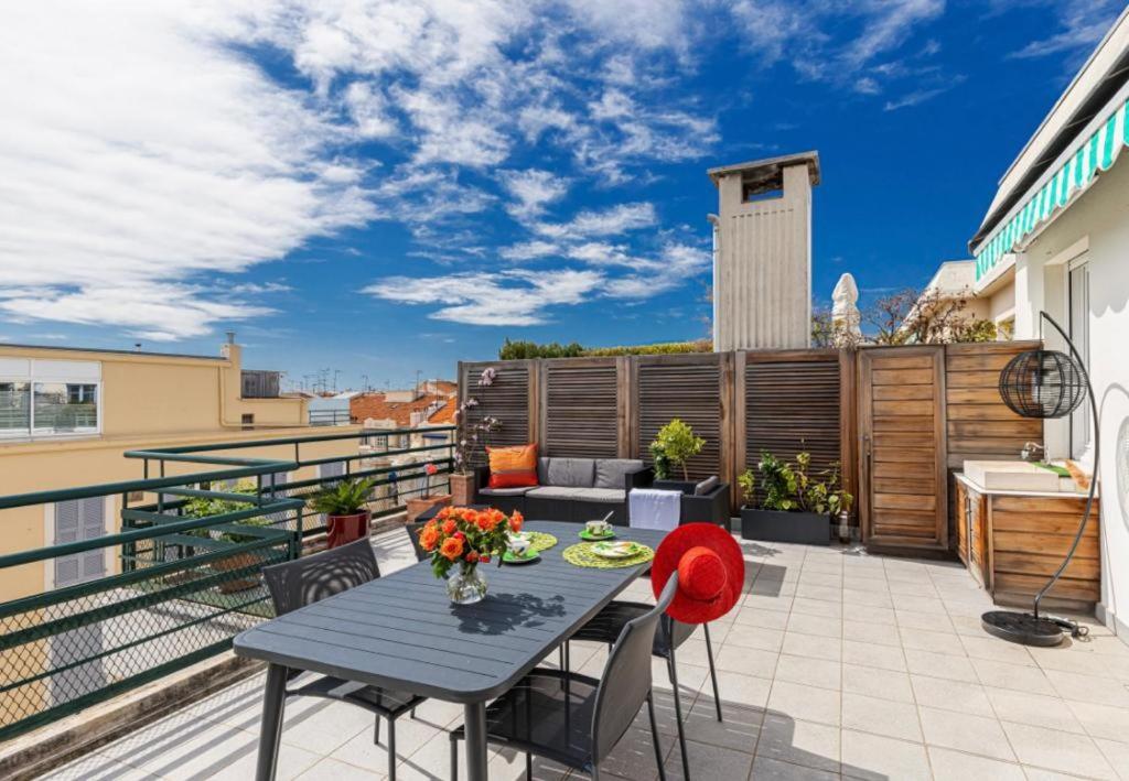 Deux Pieces Terrasse Sous Les Etoiles