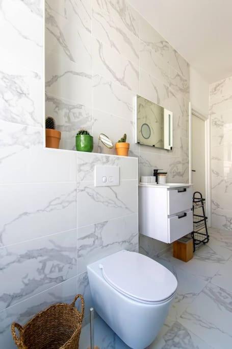 Elegant T2 Renove 4 Pers, Centre Nice, Climatise Apartment Nice