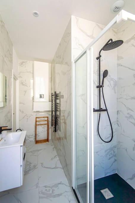 Elegant T2 Renove 4 Pers, Centre Nice, Climatise Apartment