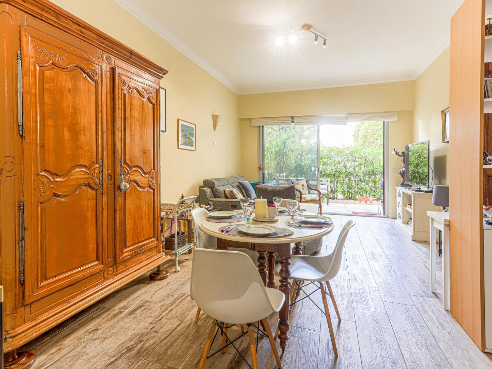 Terrasses De La Baie Des Anges By Interhome