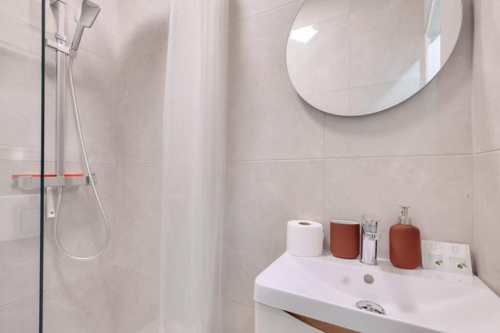 Apartment Superbe Studio A 2 Min A Pied Du Port *