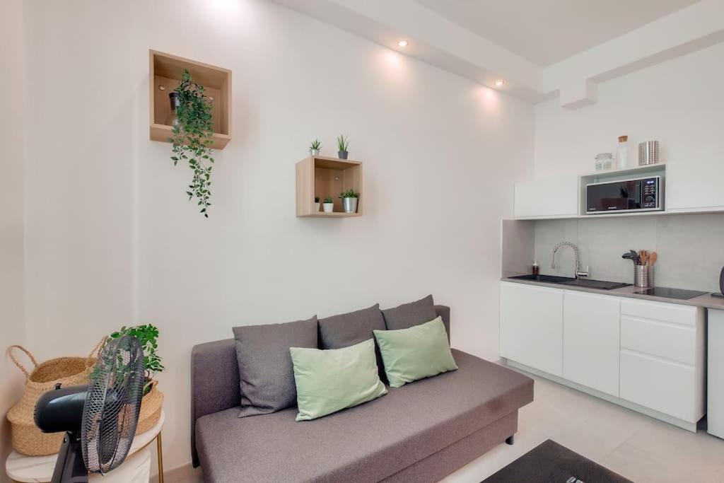 Superbe Studio A 2 Min A Pied Du Port Apartment Nice
