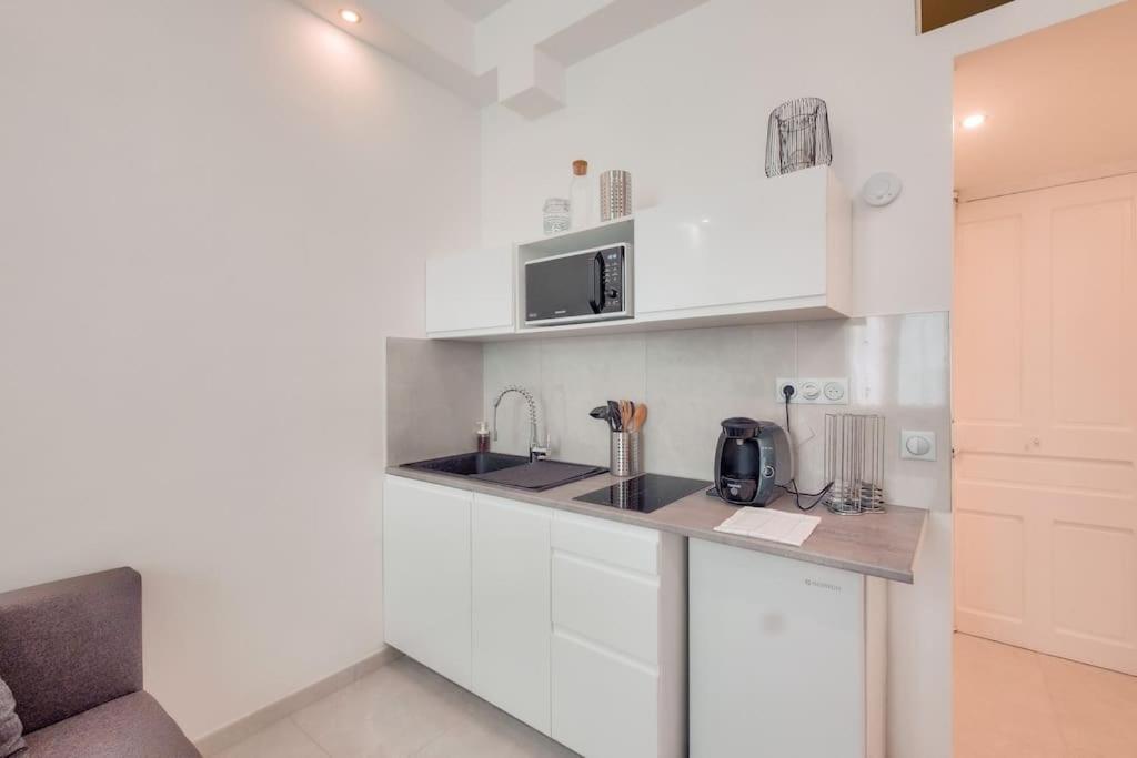 Superbe Studio A 2 Min A Pied Du Port Apartment