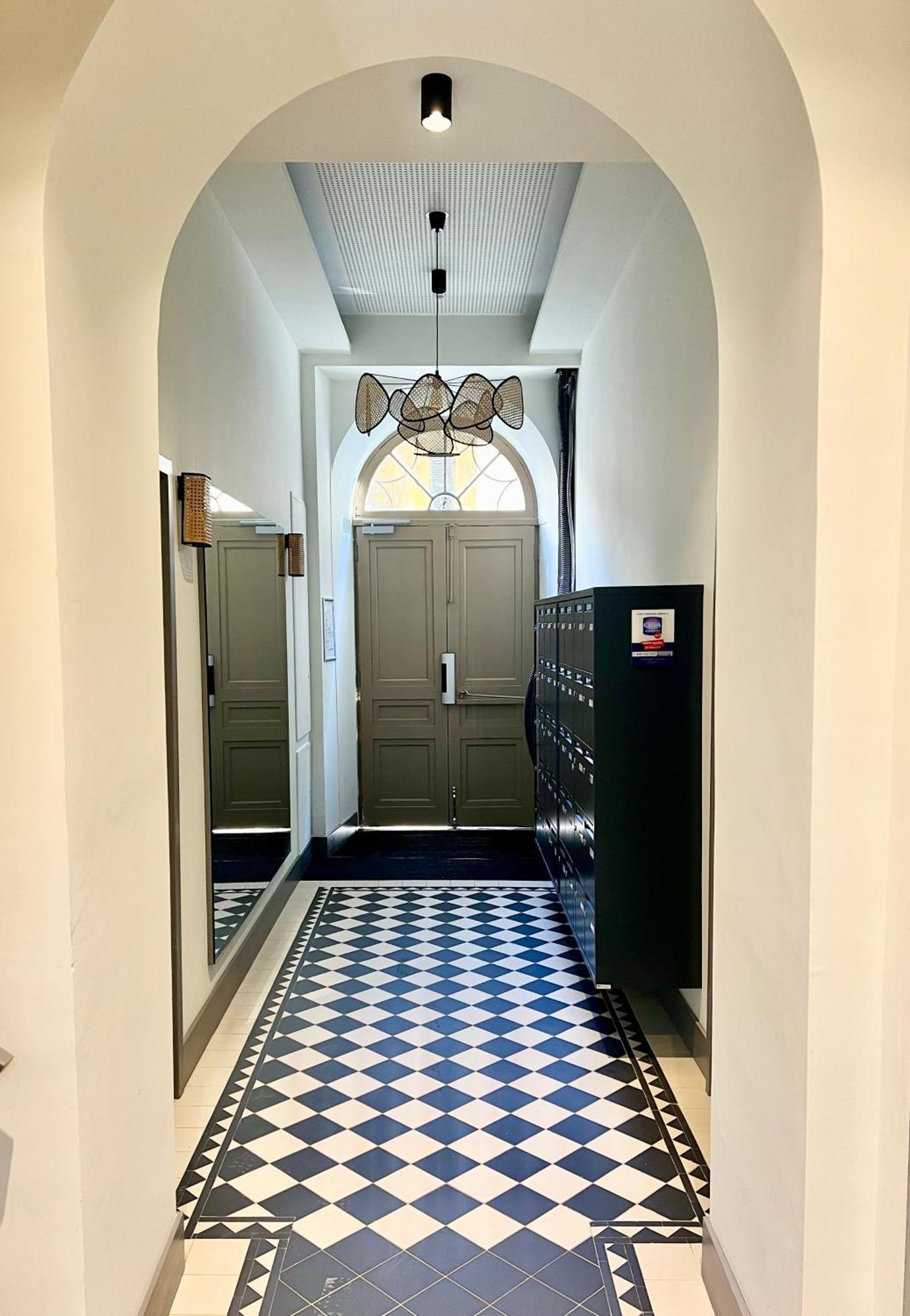 Confortable To Discover *