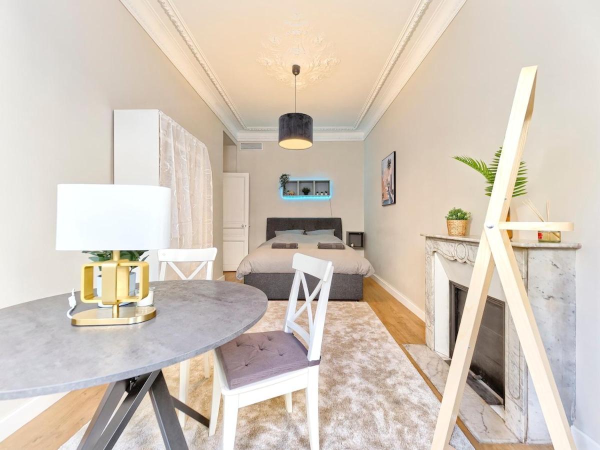 Luxury Homeplace In Center Apartment