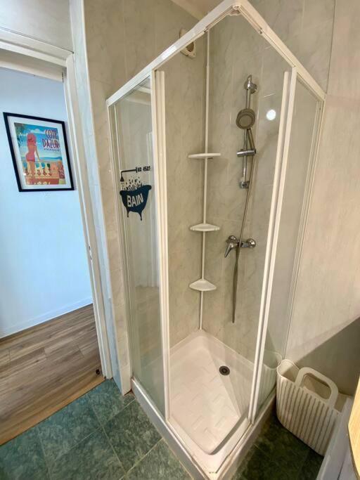 Apartment 2p Vue Mer- 5min Plage, Terrasse, Ac, Parking *