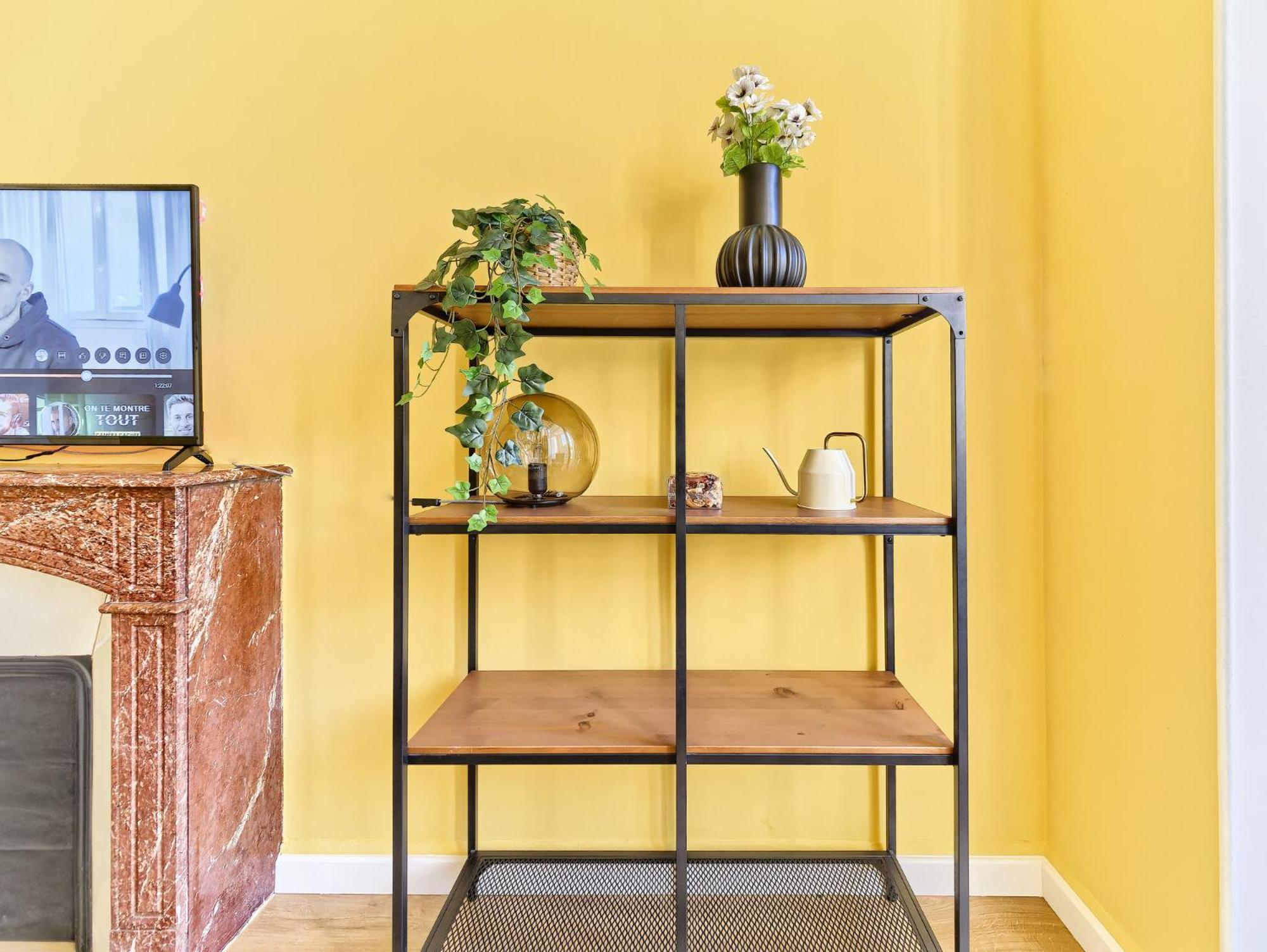 Luxury Homeplace In Center