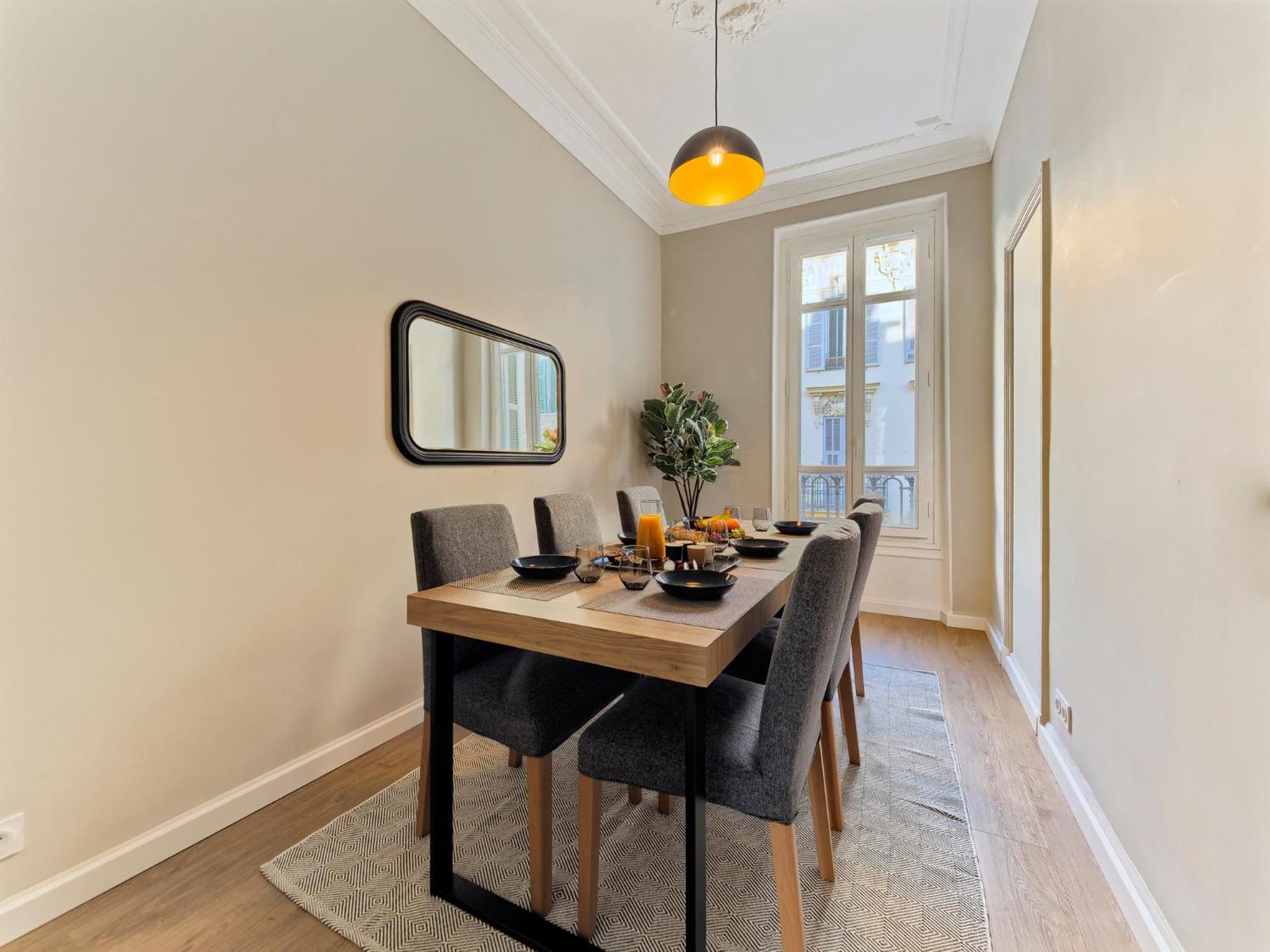 Luxury Homeplace In Center