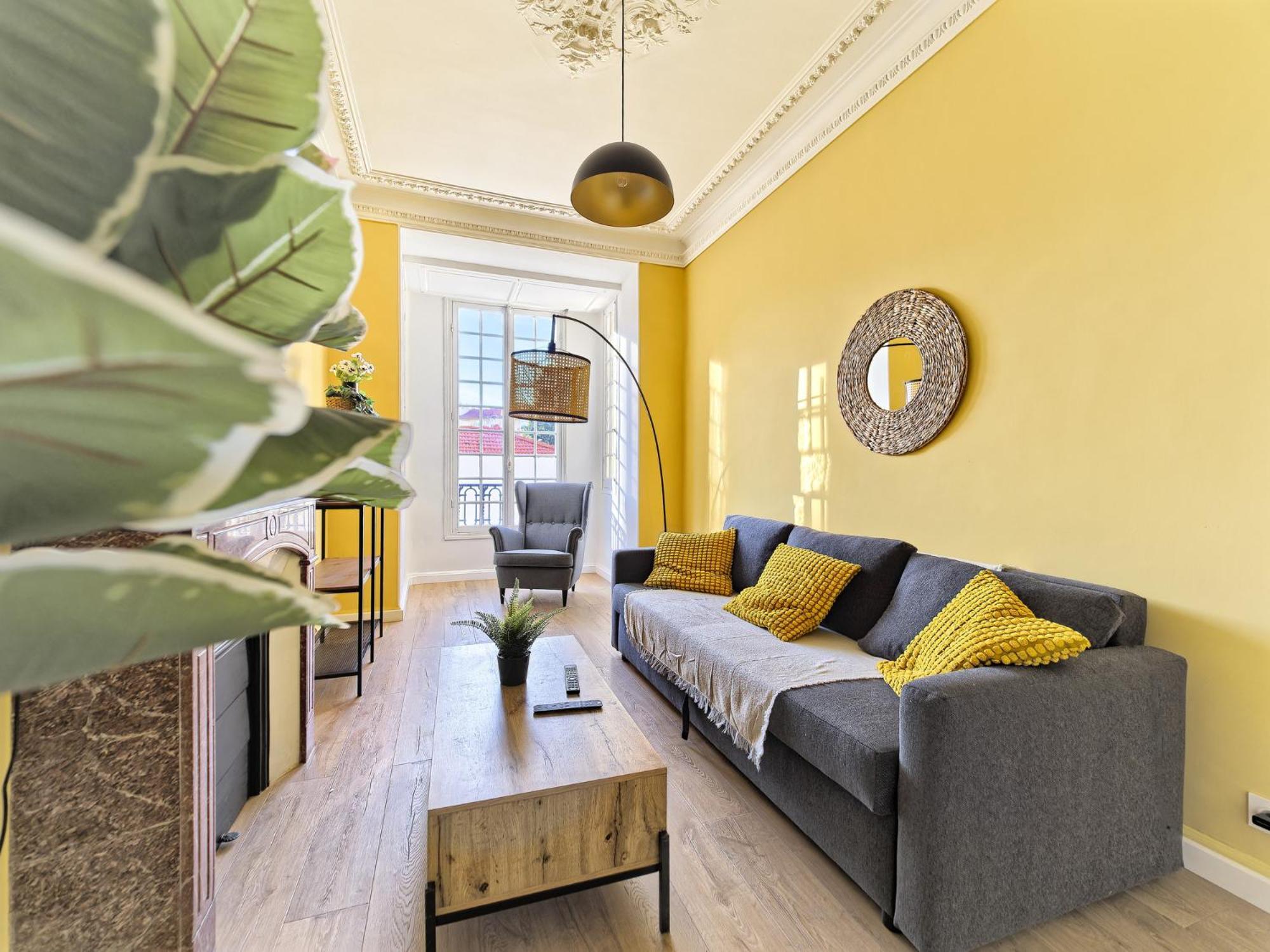 Apartment Luxury Homeplace In Center Nice