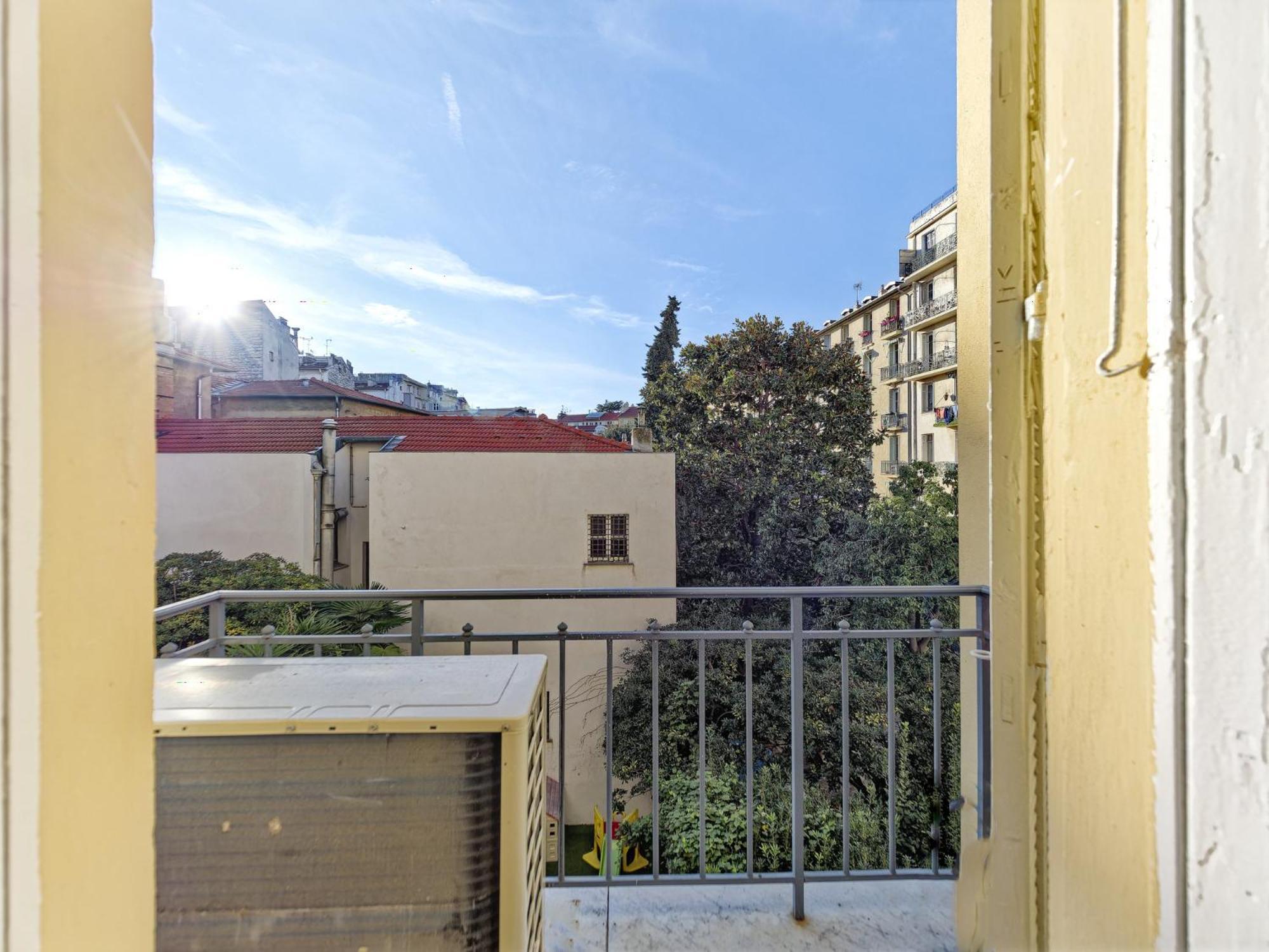 Luxury Homeplace In Center