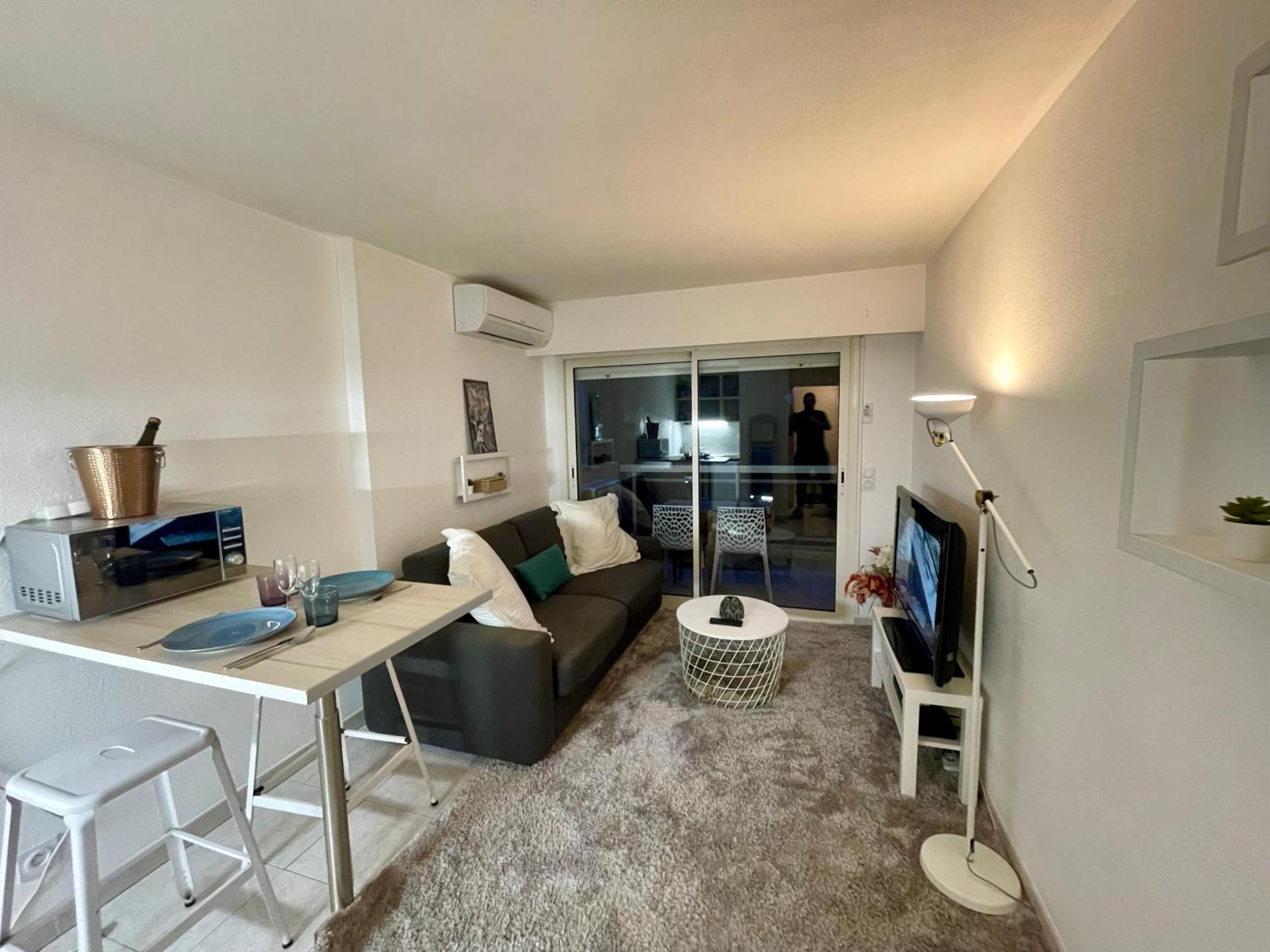 Hollydays, St Antoine Apartment *