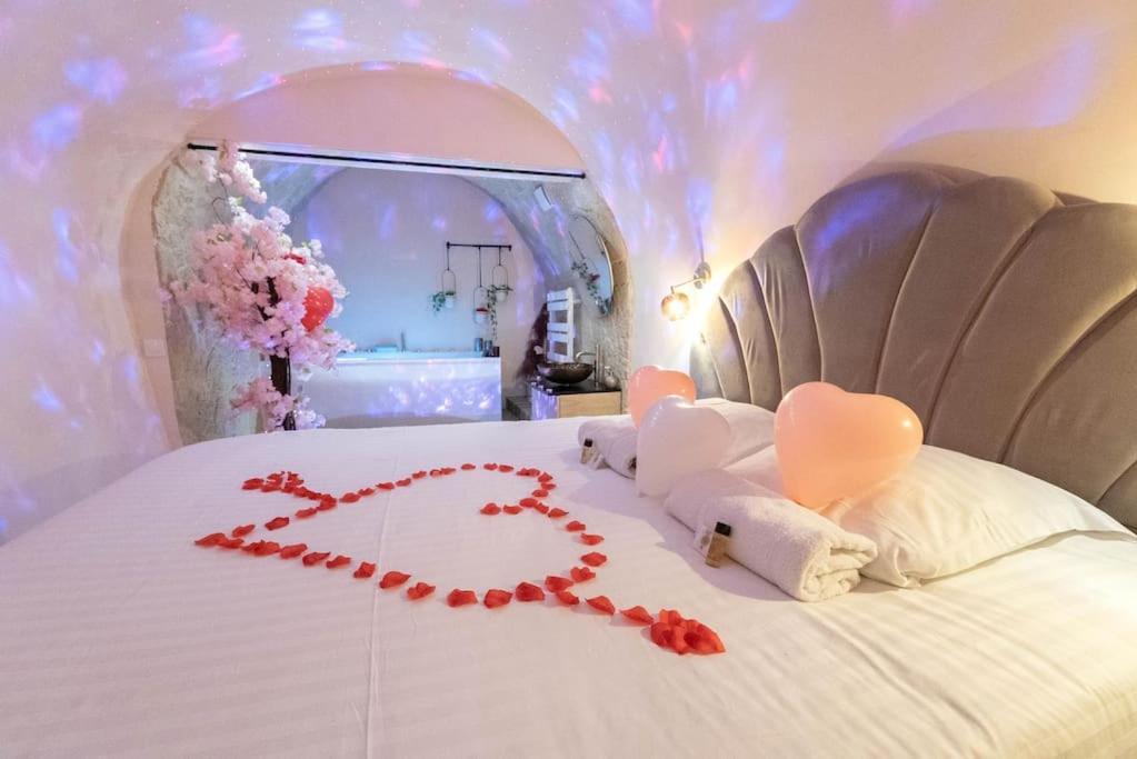 Apartment Avec 2 Jacuzzi Balneo, Parking