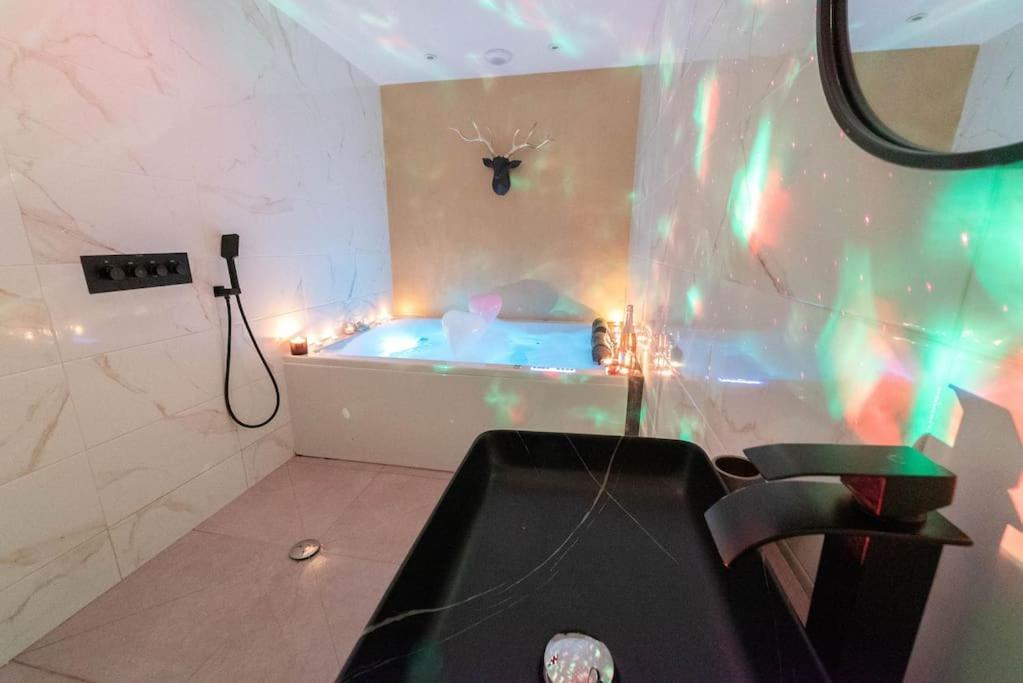 Apartamento Avec 2 Jacuzzi Balneo, Parking *