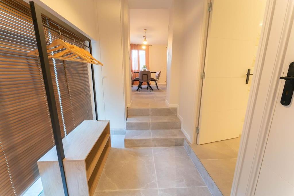 Apartment Avec 2 Jacuzzi Balneo, Parking