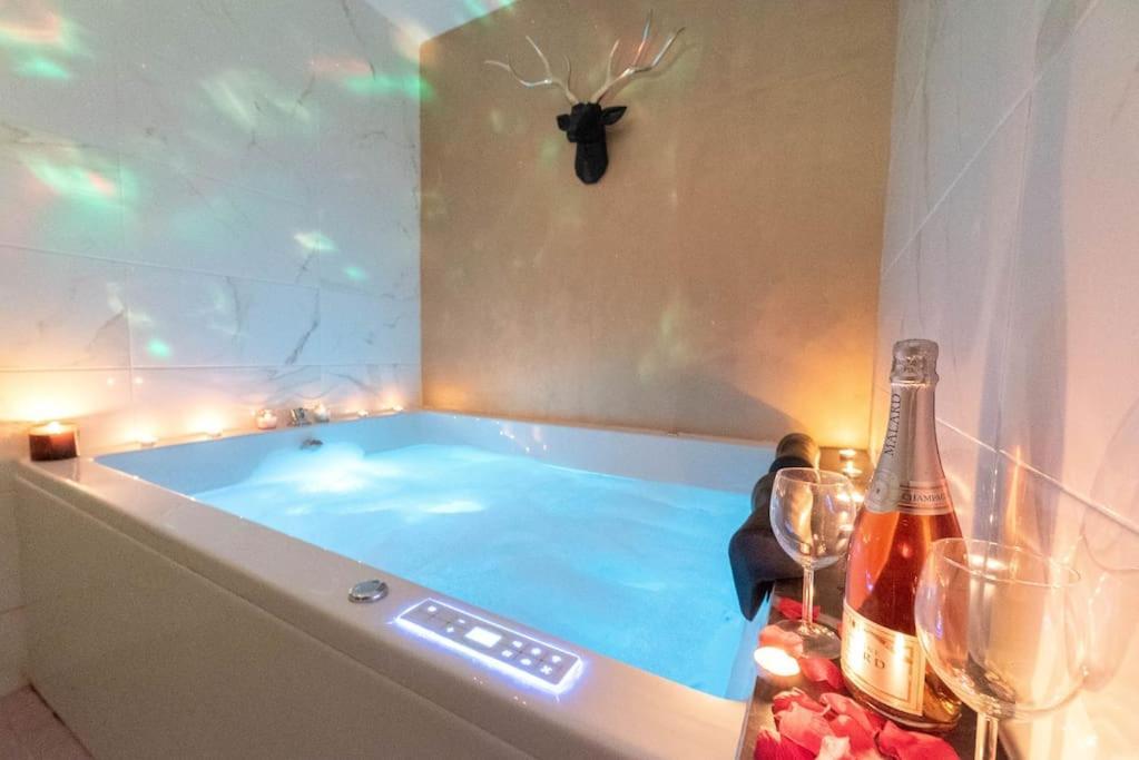 Apartamento Avec 2 Jacuzzi Balneo, Parking Nice