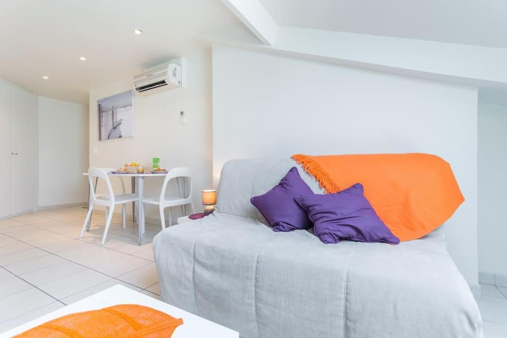 Port 2 - Spacious And Central W Ac On The Port * Nice