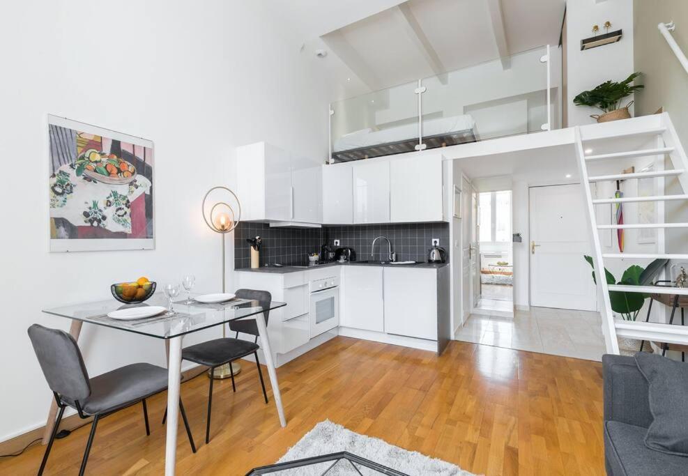 Deloye - Spacious Quiet Studio Wac Near Old Town Apartamento