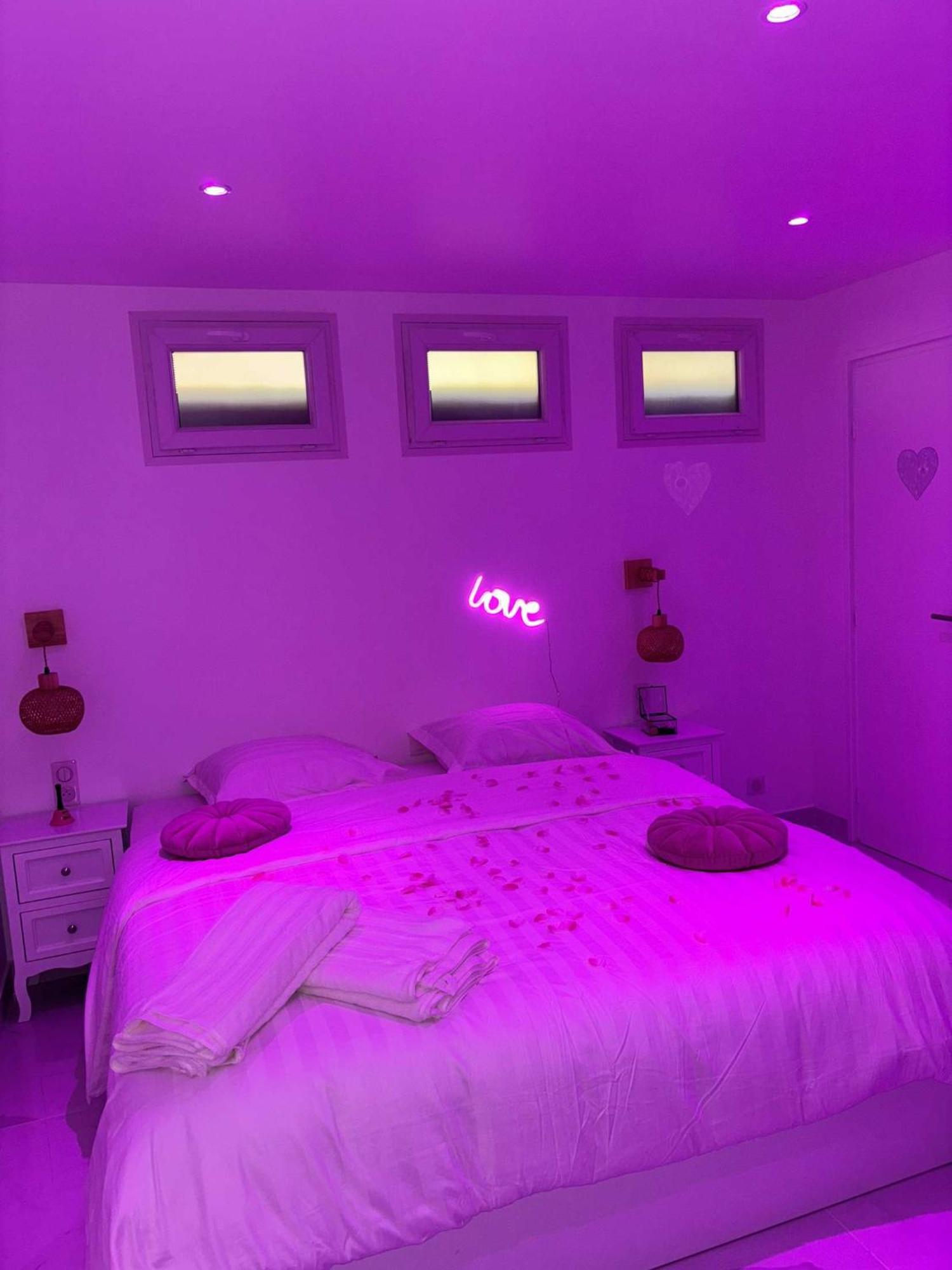 Apartment Pinkroom06 Nice