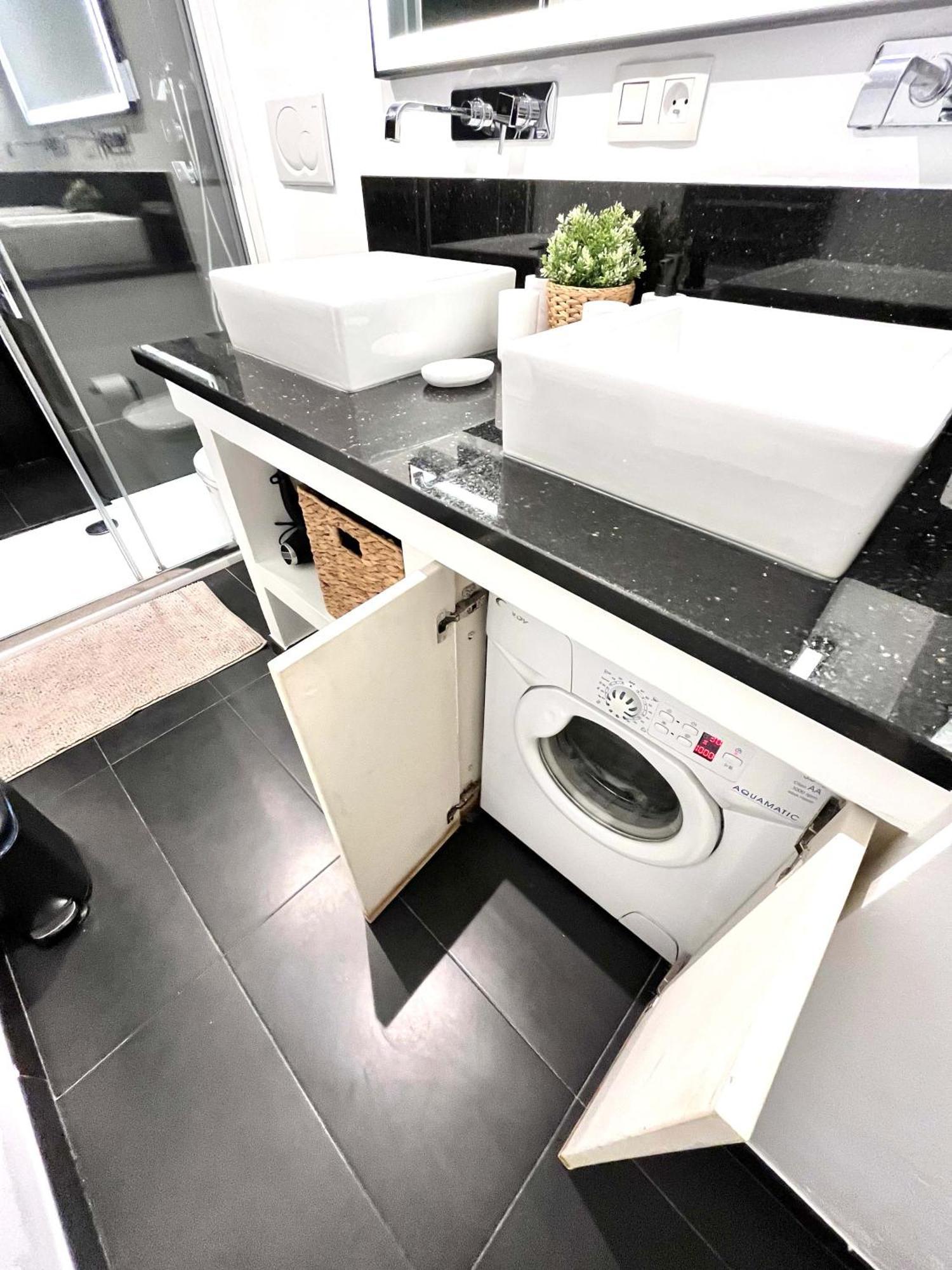 New!chic Oasis Apt, Heart Of Nice, Family Friendly, Walking To The Beach! Nice
