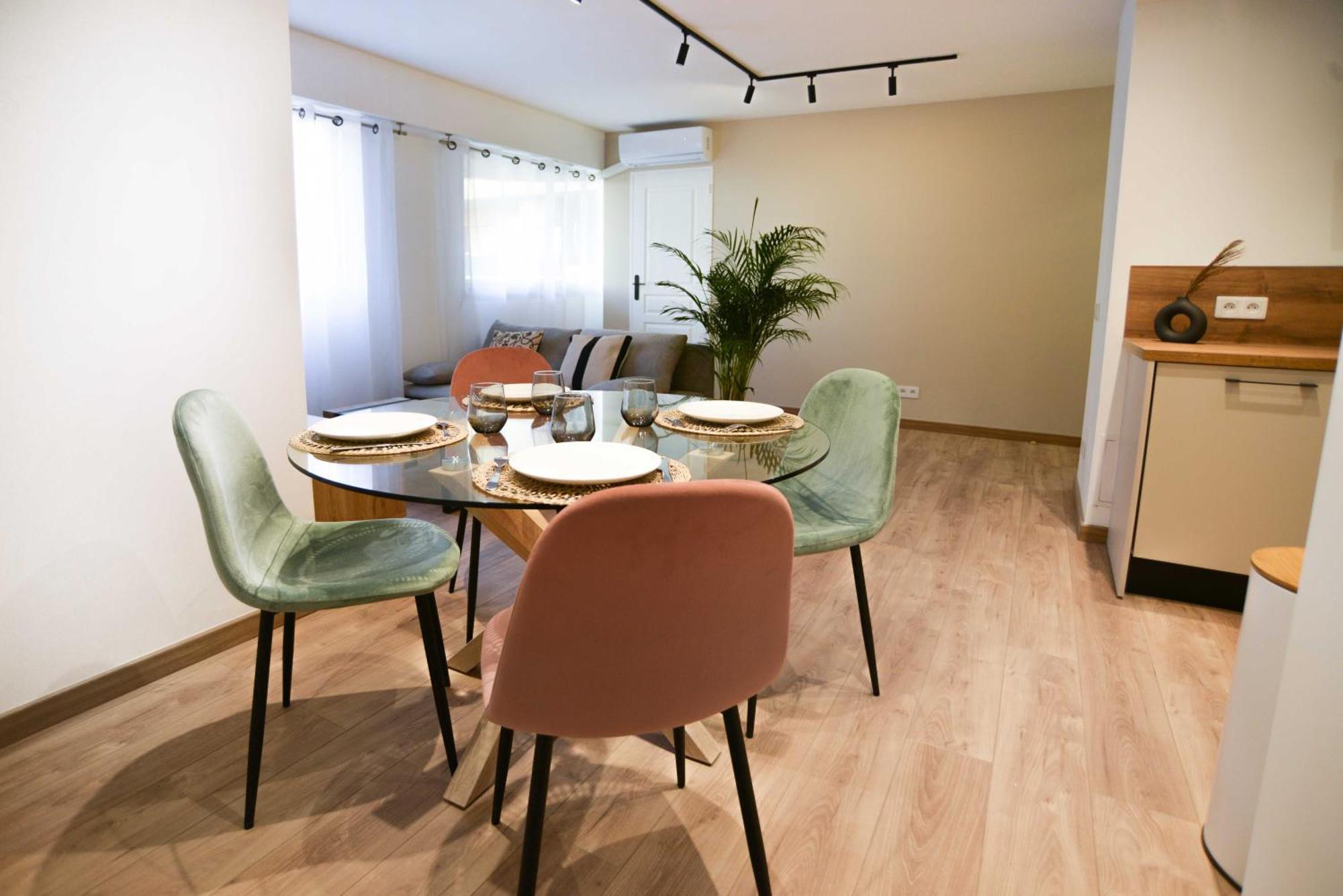 50 M & Tram Superbe Recent Apartment *
