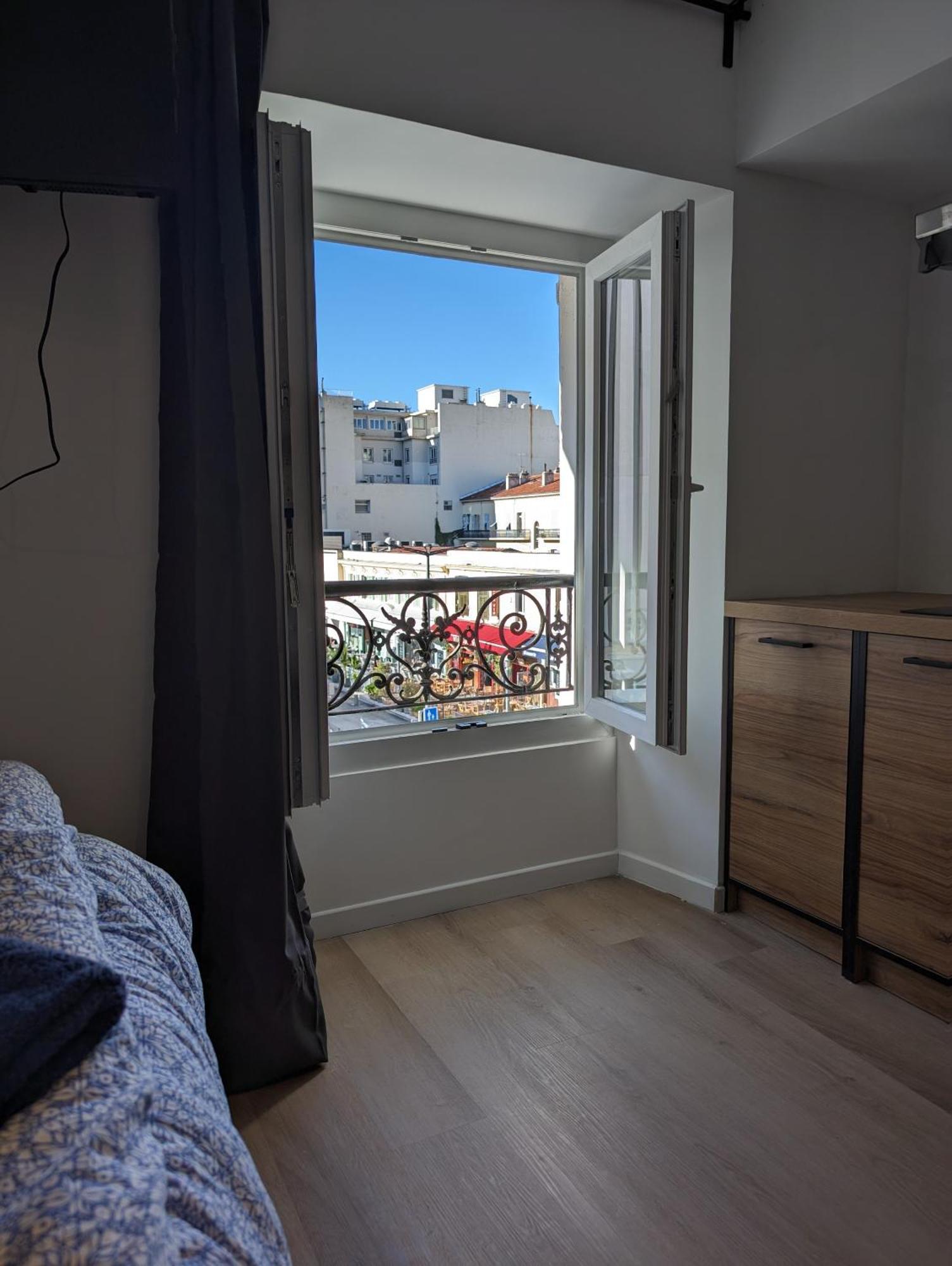 Holiday Nice Studio