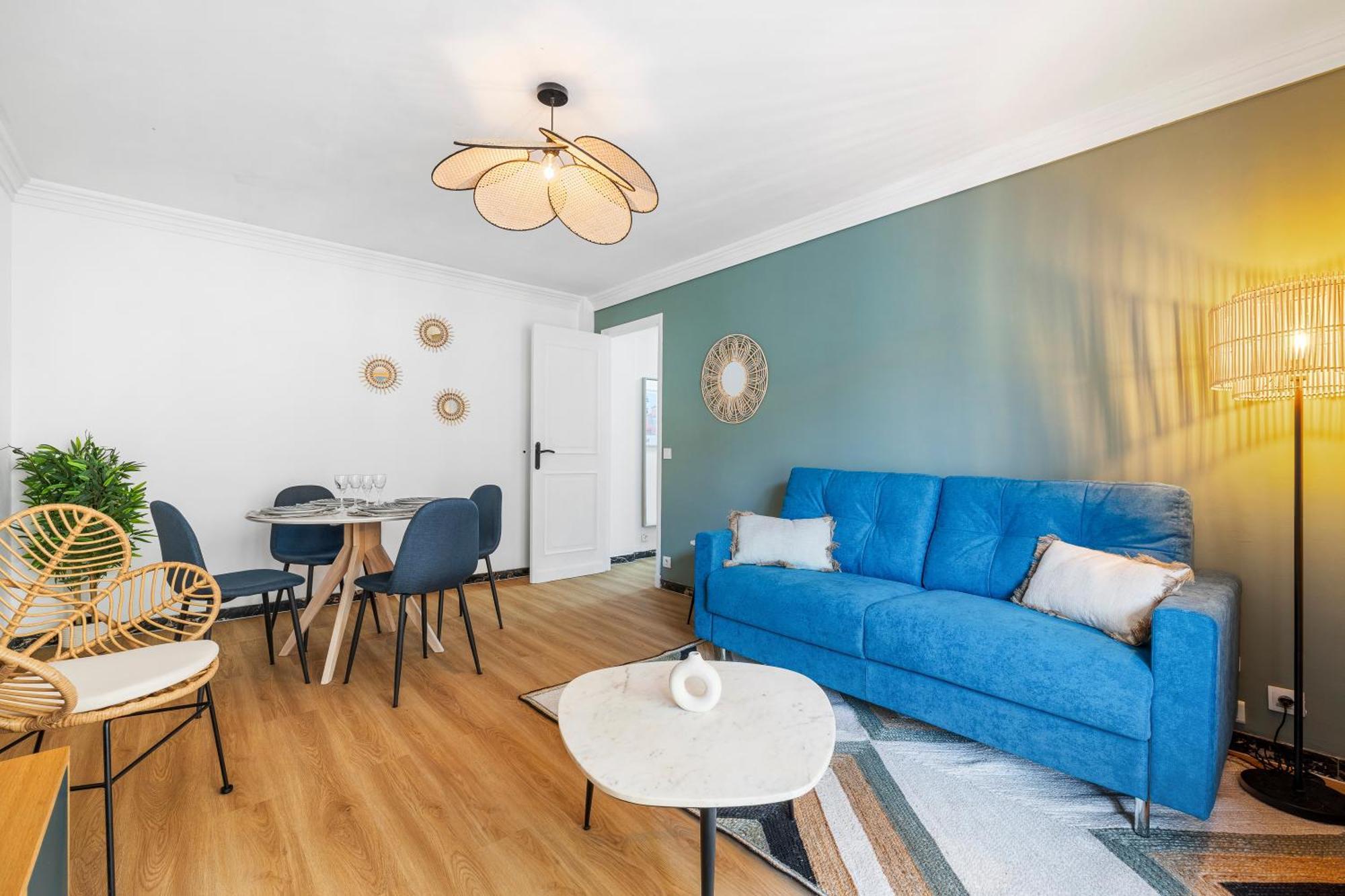 Apartment Renting - Philibert - Elegant Spacious Quiet Near The Port Free Parking