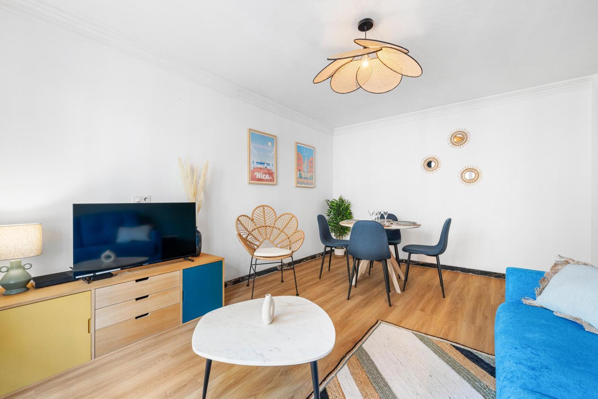 Apartment Renting - Philibert - Elegant Spacious Quiet Near The Port Free Parking *