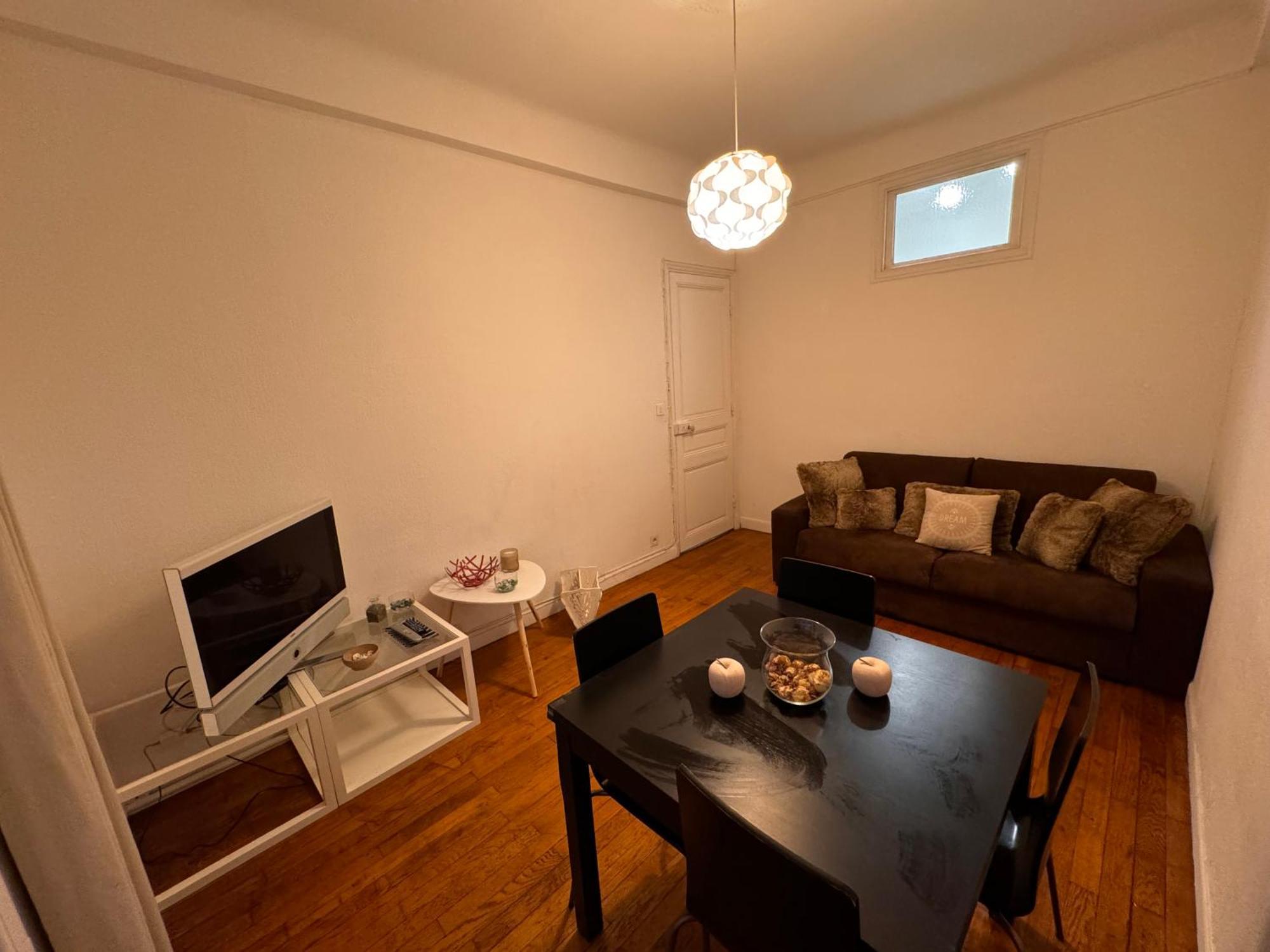 2 Pieces Centre Apartment