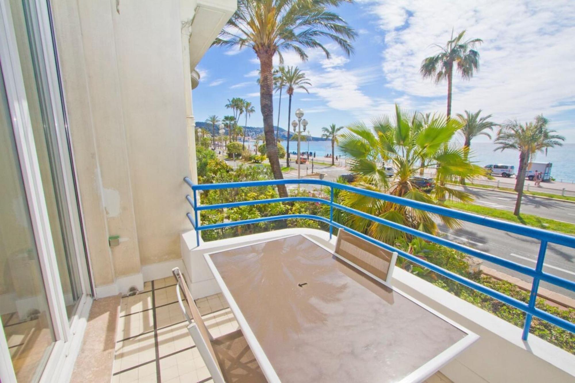 Promenade Des - Sea View 2bdr Holiday home *