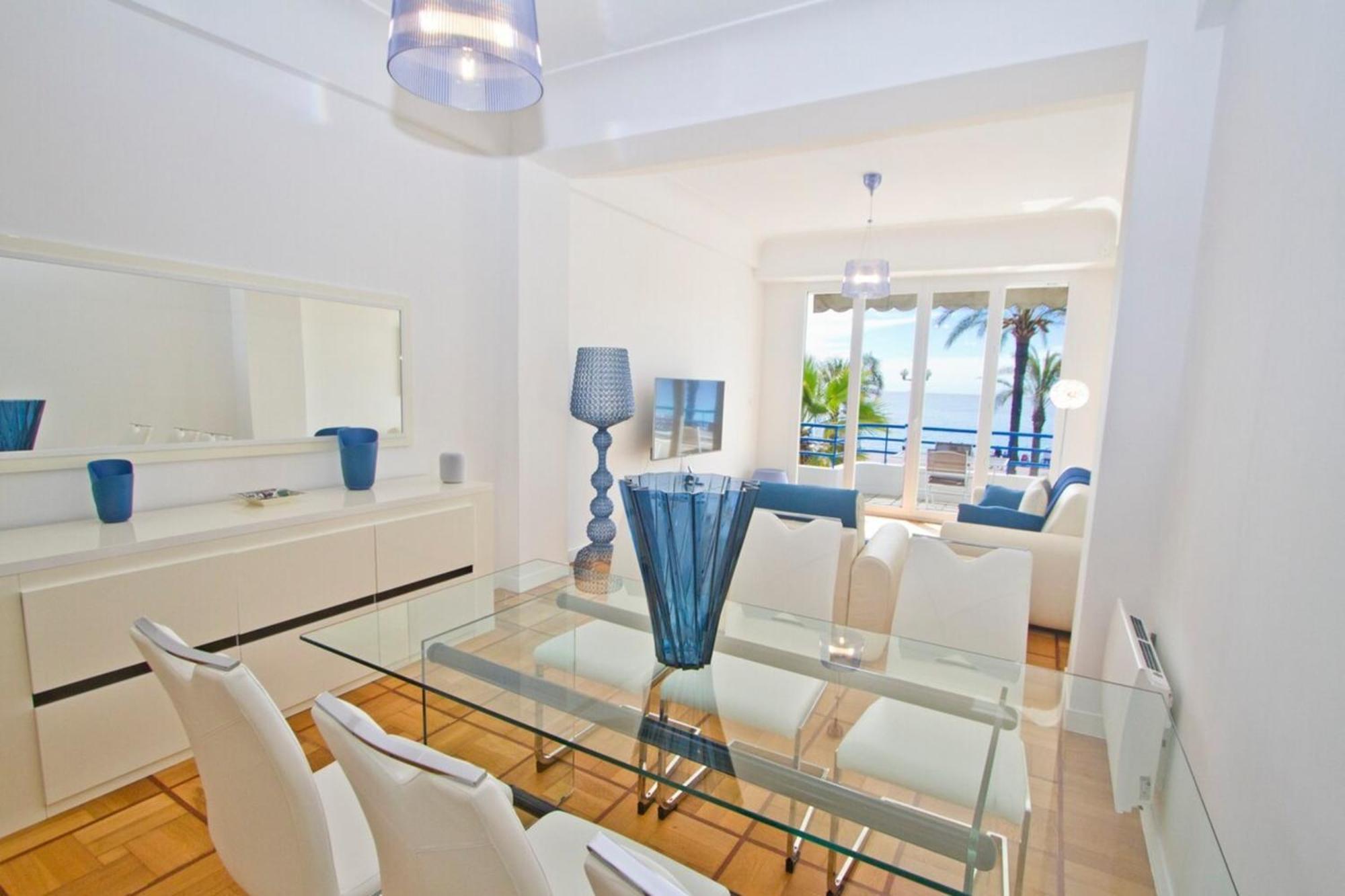 Promenade Des - Sea View 2bdr Holiday home