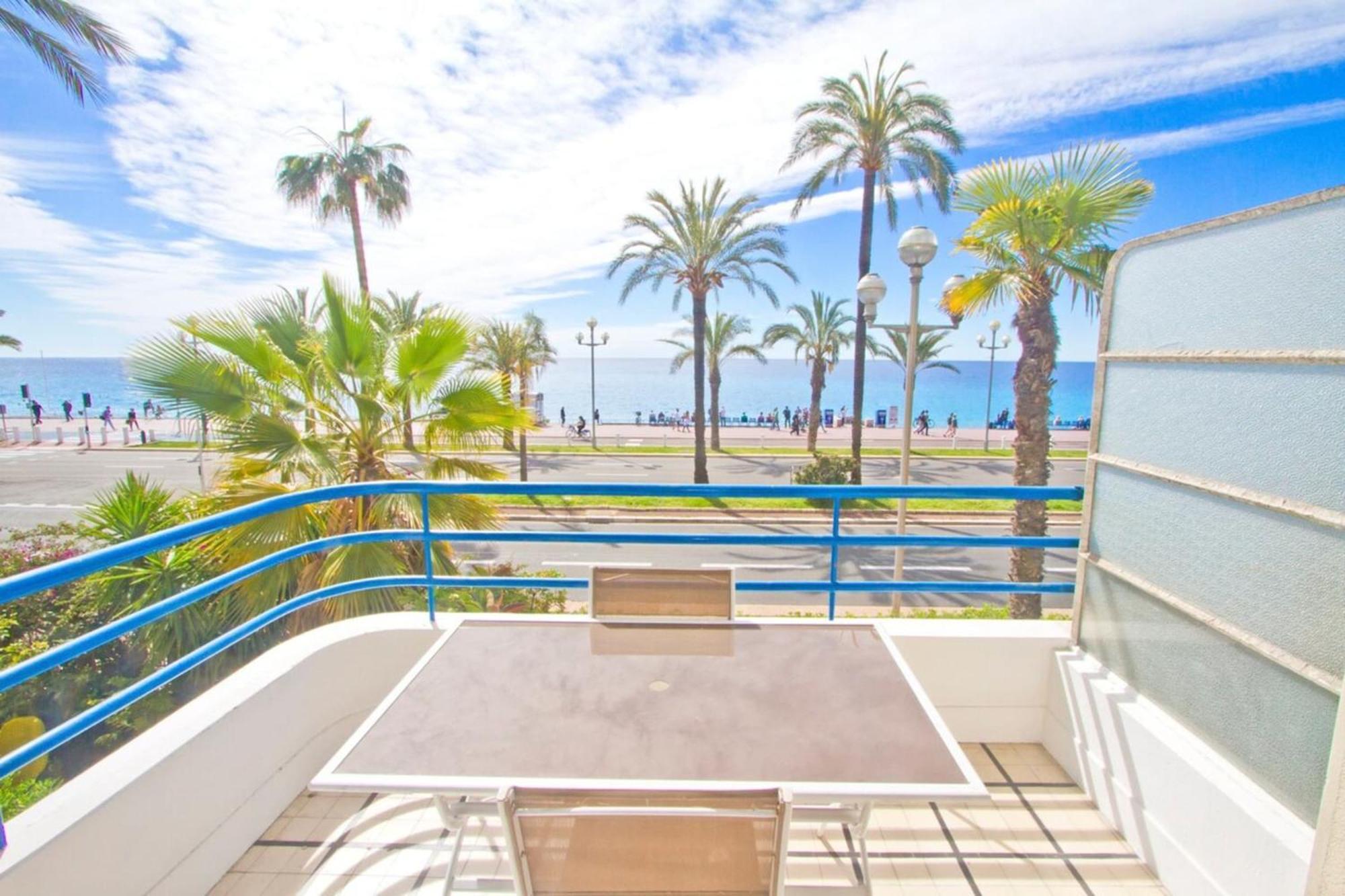 Promenade Des - Sea View 2bdr Holiday home