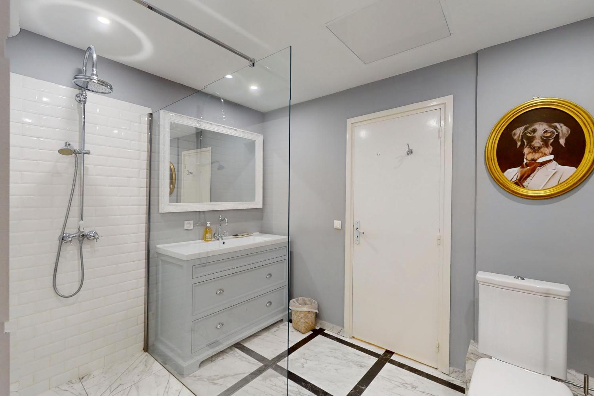 Silver Five Stars House * Nice