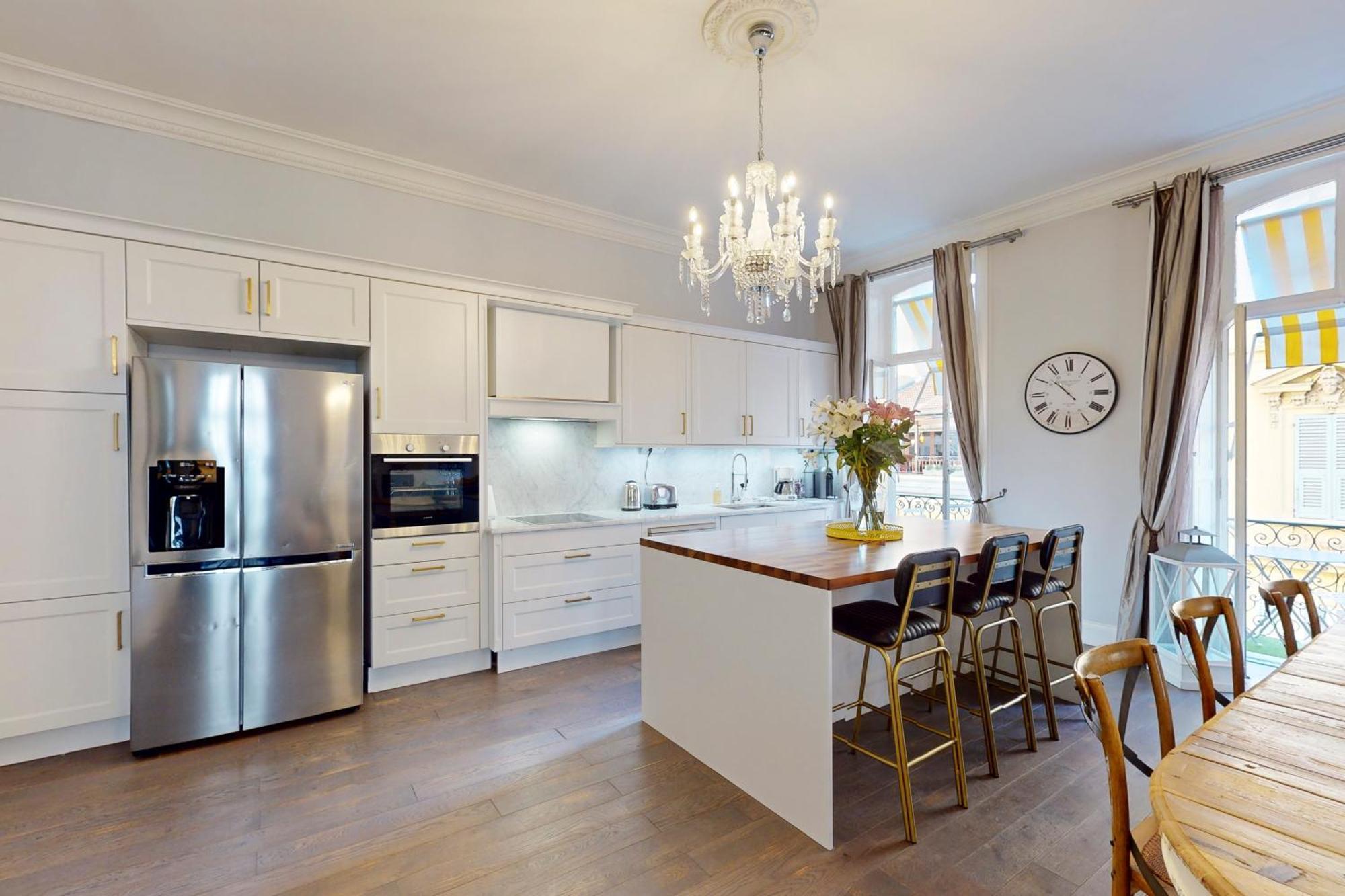Silver Five Stars House * Nice