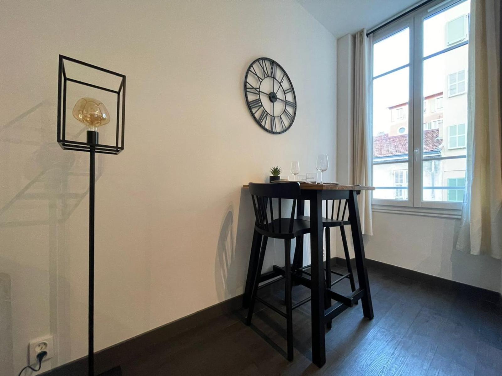 - Port De Apartment