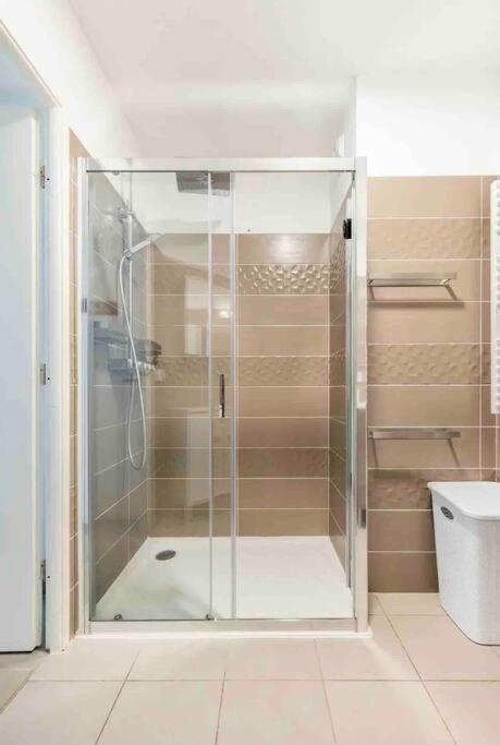 Apartment Moderne Luxueux Parking Ac Cote De La