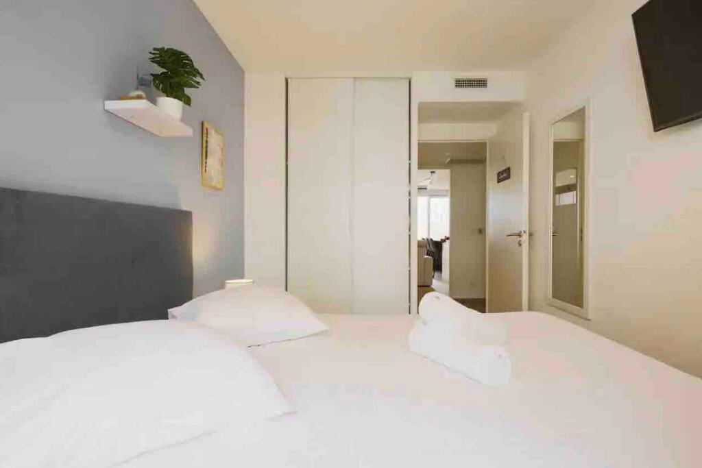 Moderne Luxueux Parking Ac Cote De La Apartment