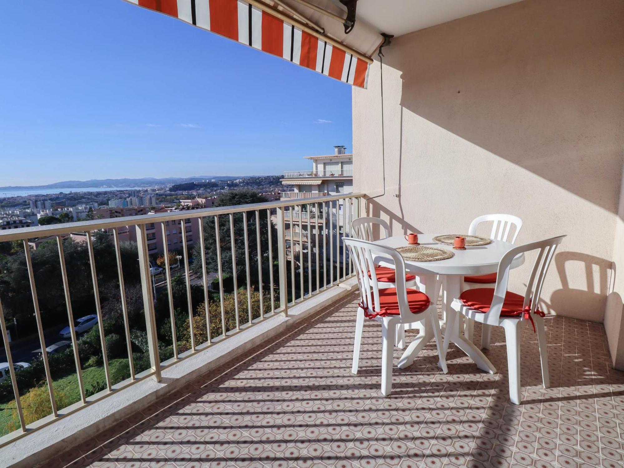 Grand 3 Pieces Avec Vue Apartment