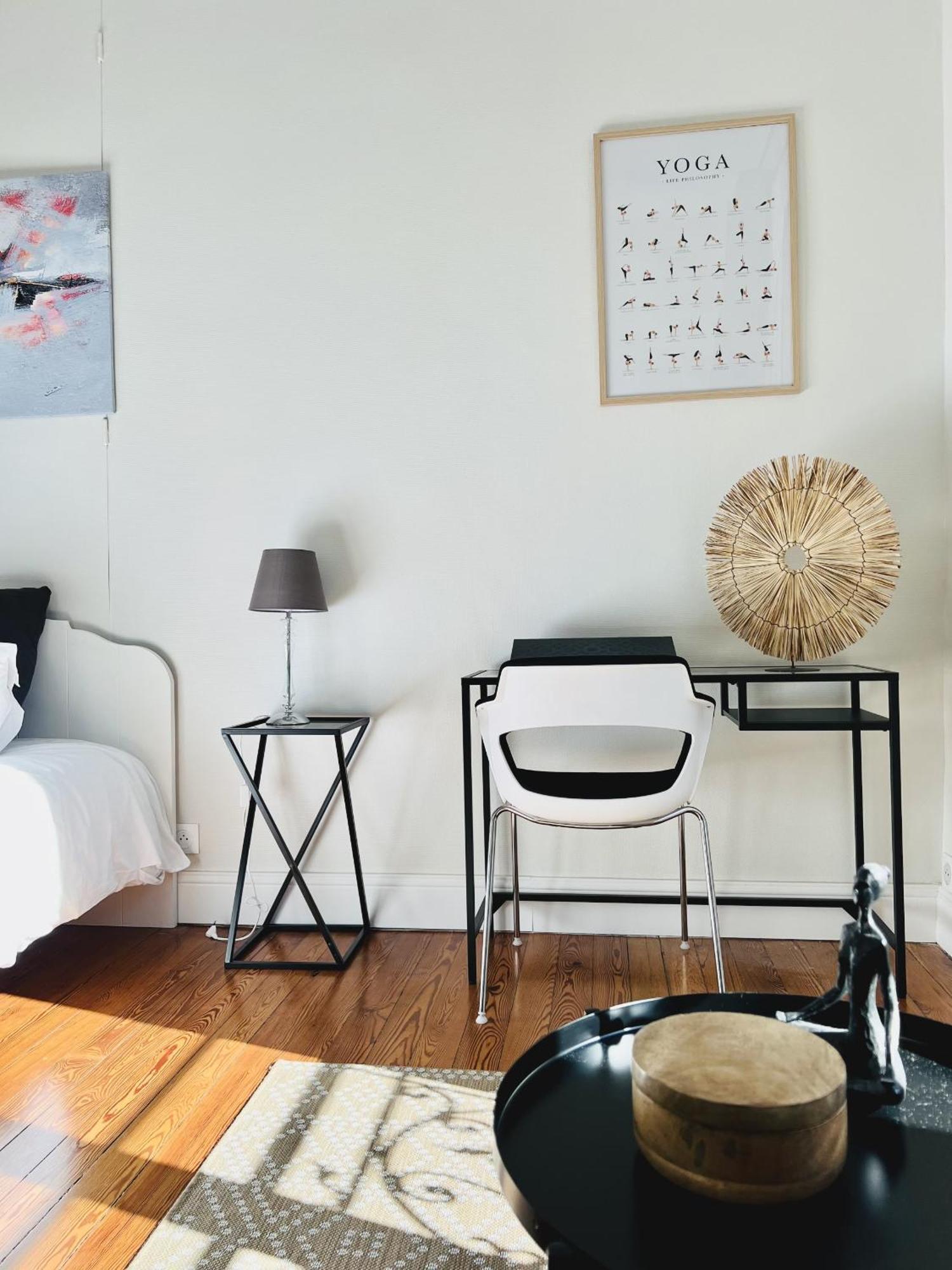 Apartment Superbe De 105 M2, Hyper Centre Avec Terrasse, Parking, A 5 Min De La Nice