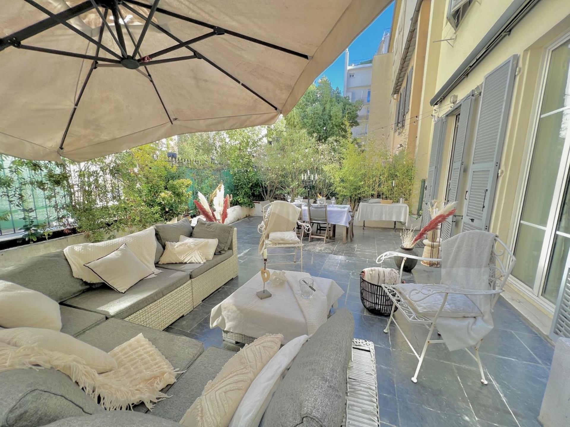 Apartment Superbe De 105 M2, Hyper Centre Avec Terrasse, Parking, A 5 Min De La *