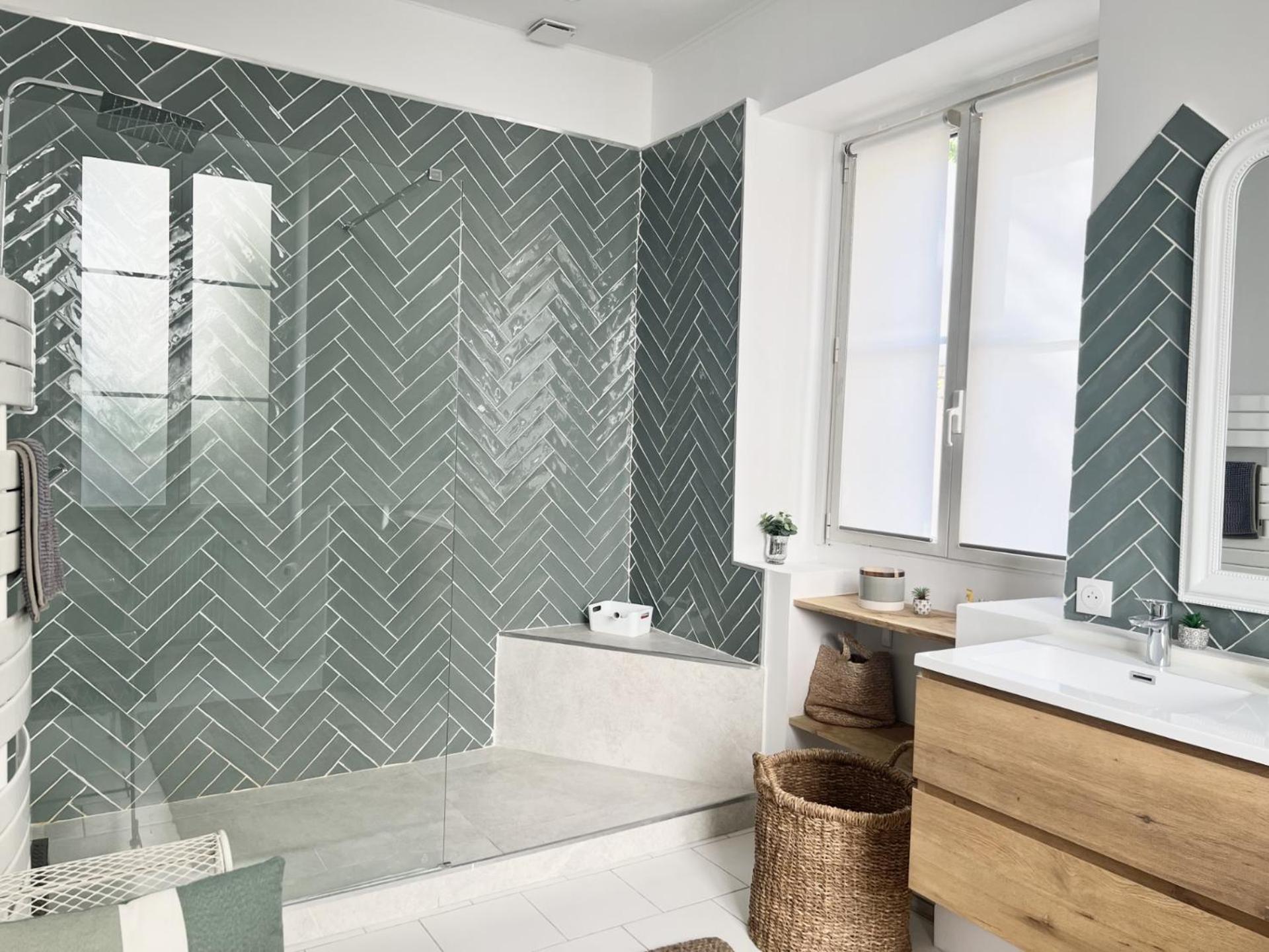 Superbe De 105 M2, Hyper Centre Avec Terrasse, Parking, A 5 Min De La