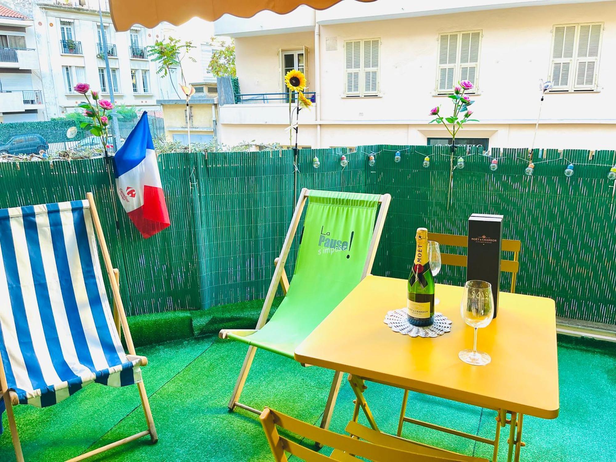 Center Side Free Paddle Beautiful Terrace Apartment