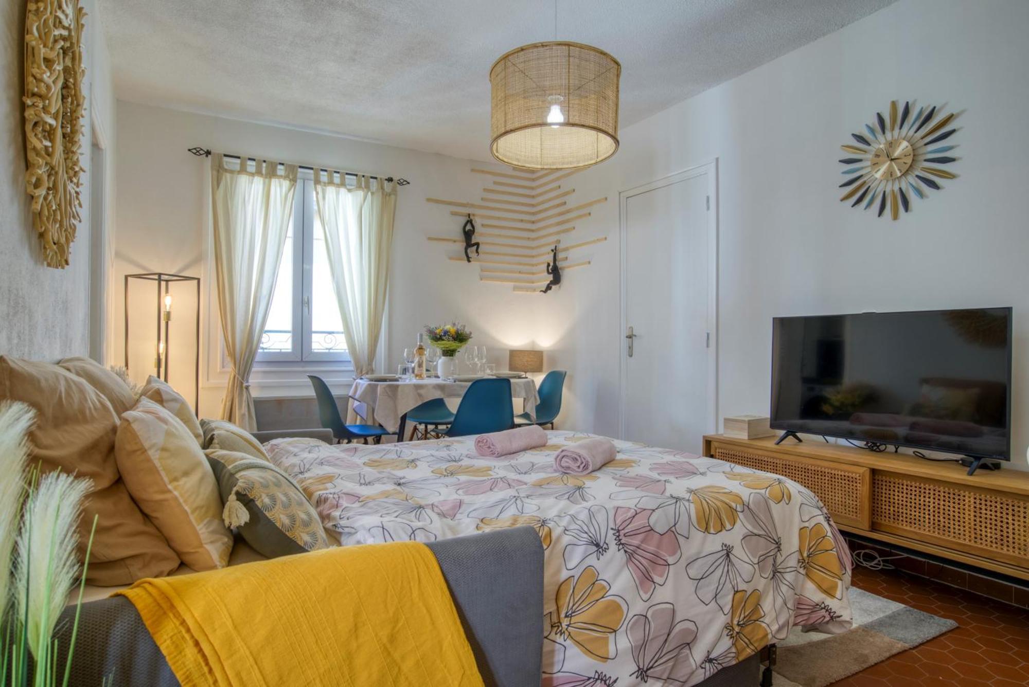 Cosy, Modern, Fully Equipped, Air Conditioning, Historical, Old Town, 1minute Walk From - 