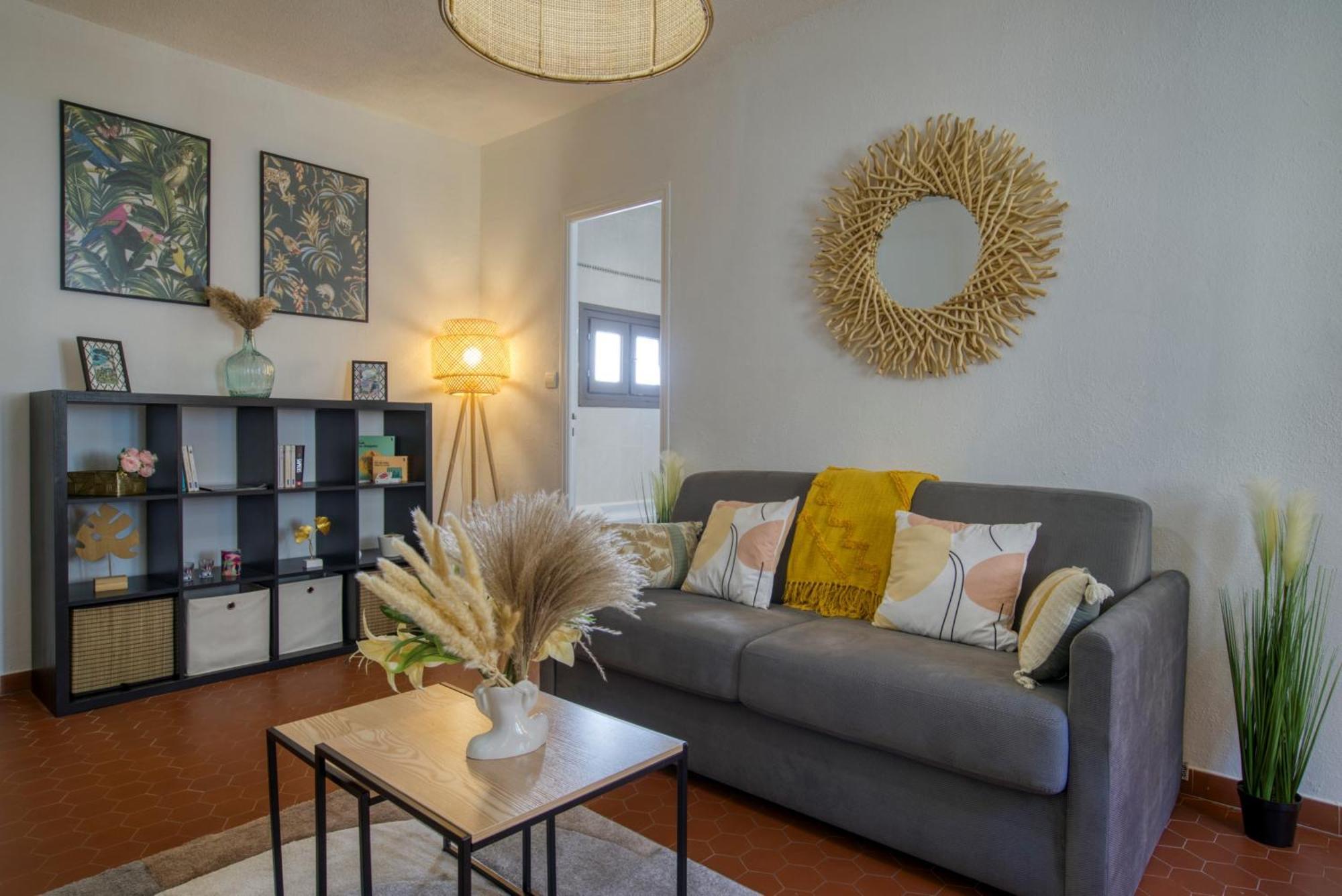 Cosy, Modern, Fully Equipped, Air Conditioning, Historical, Old Town, 1minute Walk From - 