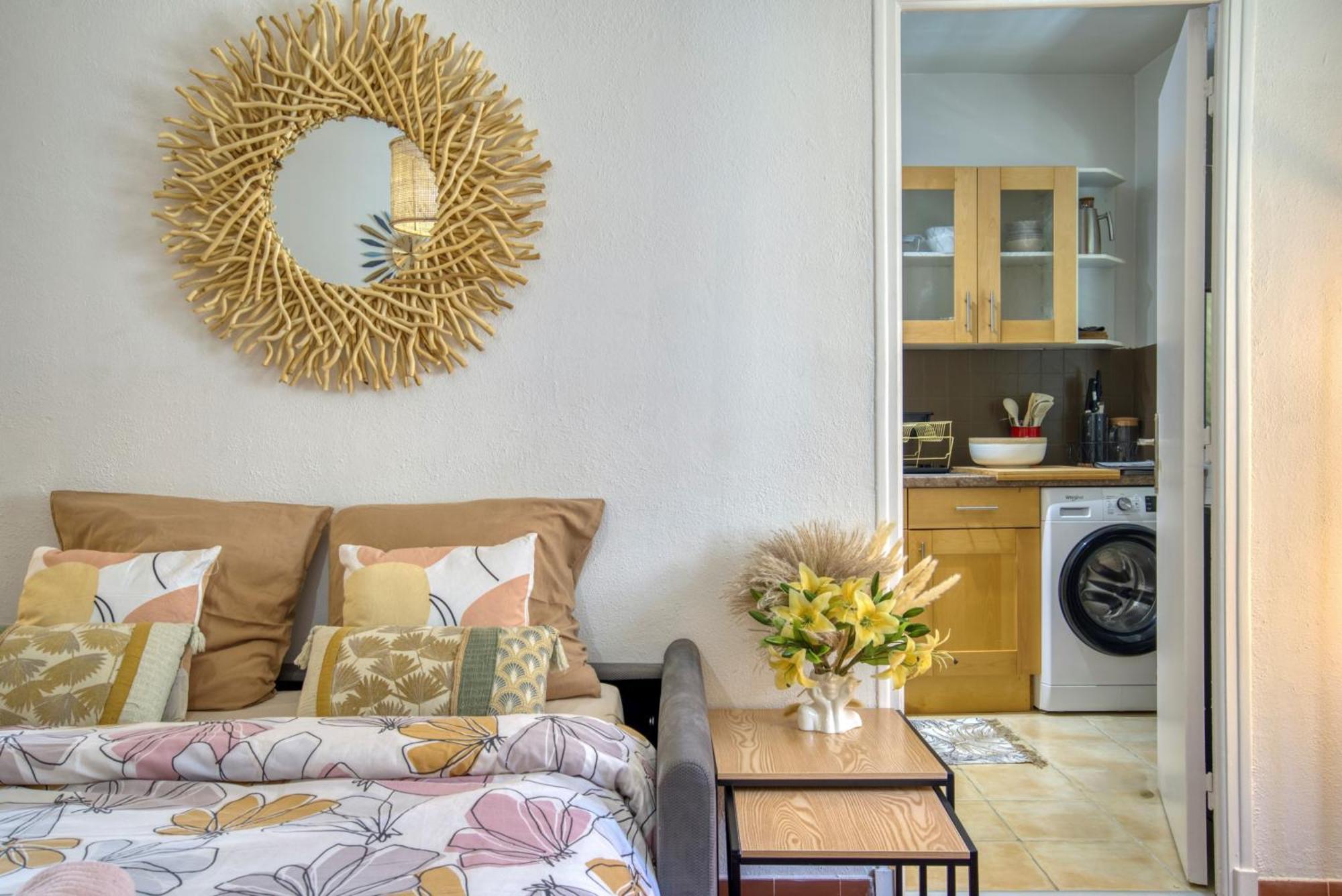 Cosy, Modern, Fully Equipped, Air Conditioning, Historical, Old Town, 1minute Walk From - 