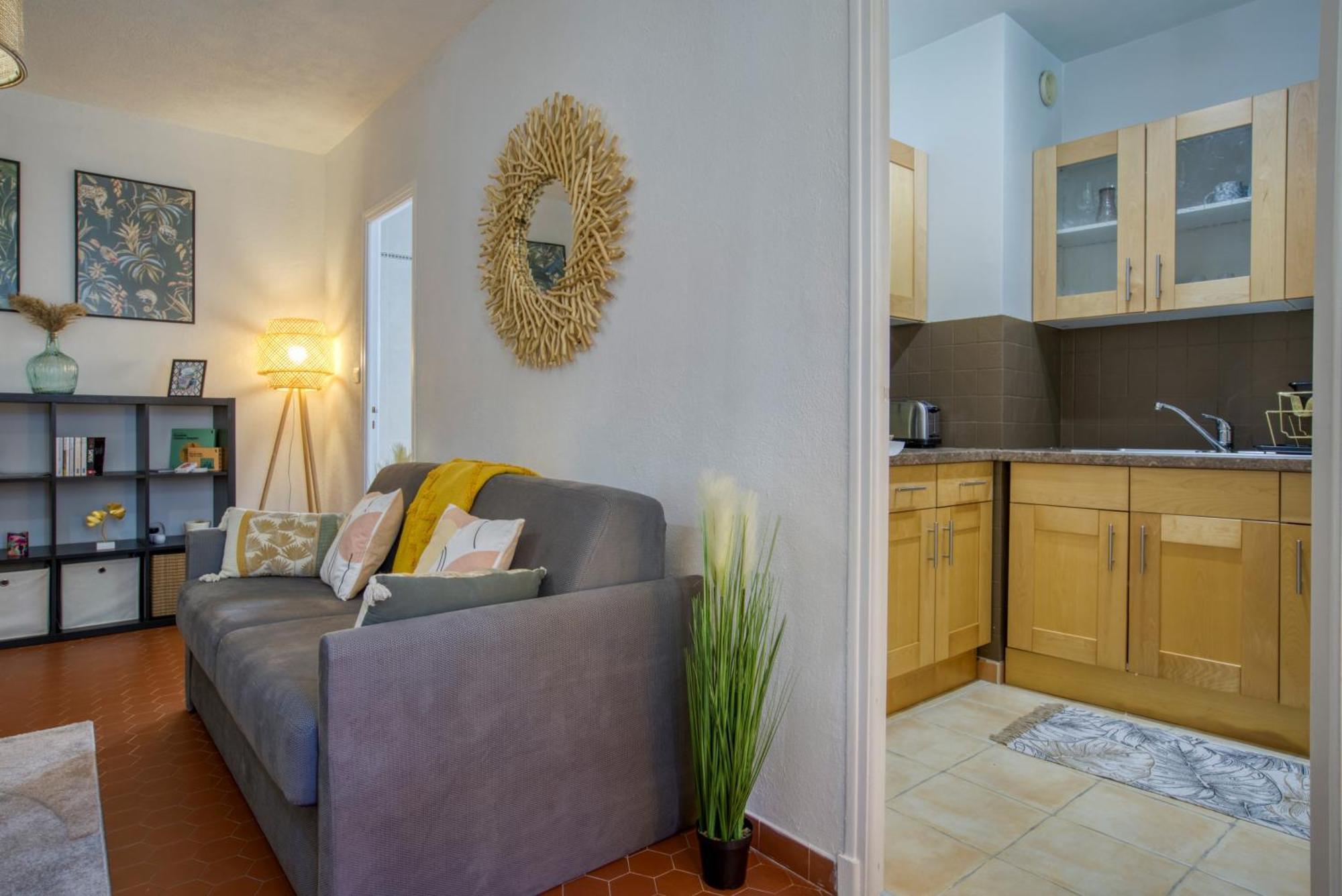 Cosy, Modern, Fully Equipped, Air Conditioning, Historical, Old Town, 1minute Walk From - 